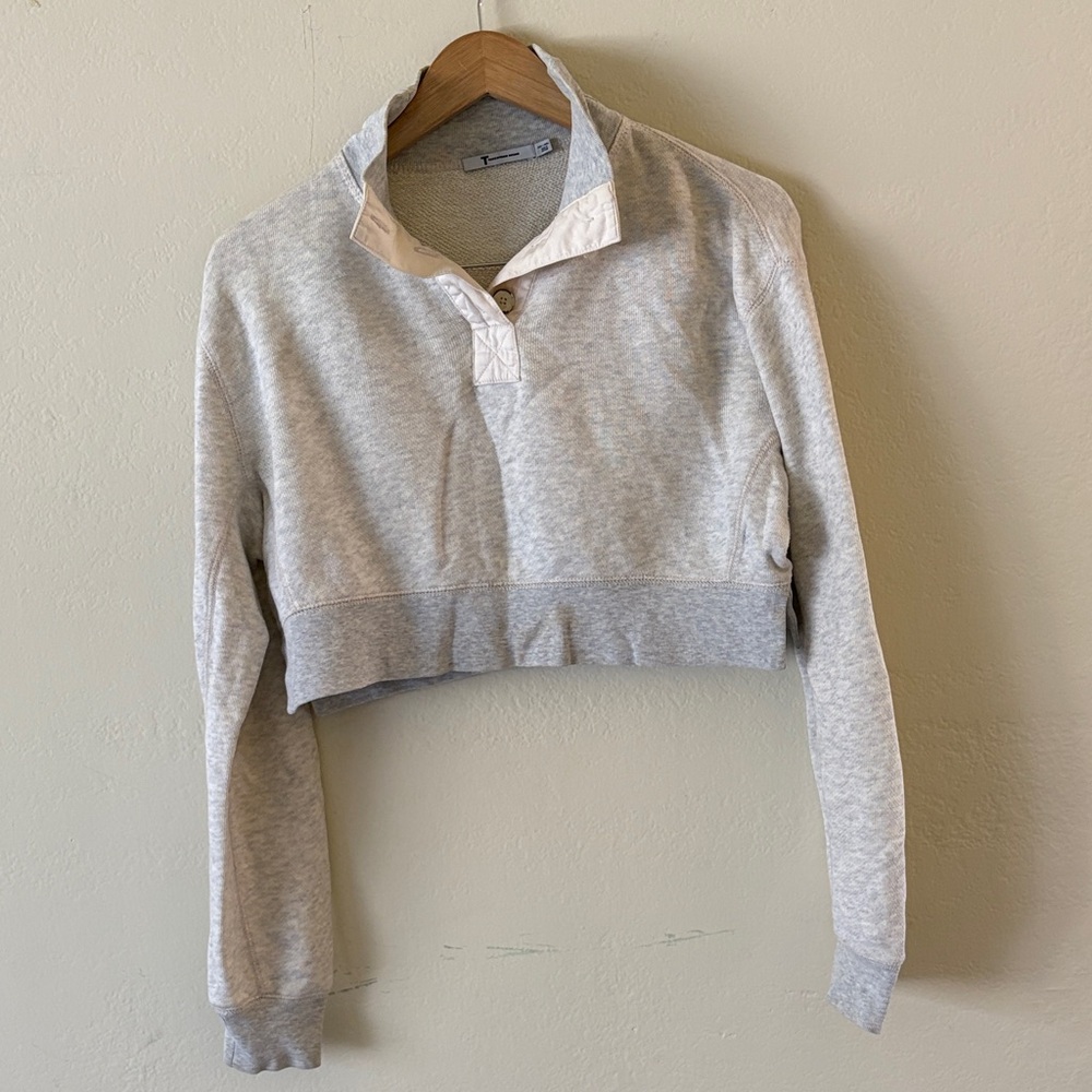 Cropped Light Gray Pullover Sweatshirt